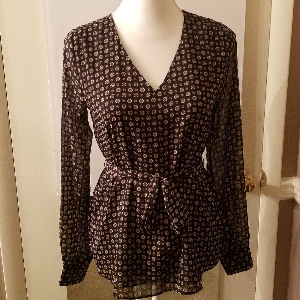 Long sleeve knit top